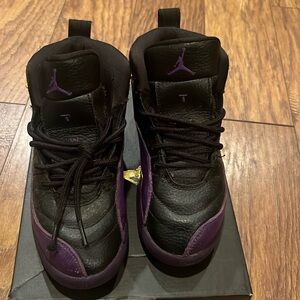 Jordan 12 Retro
Size 1Y
Black/purple